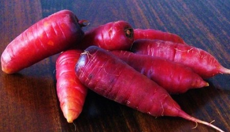 heirloom carrots red color